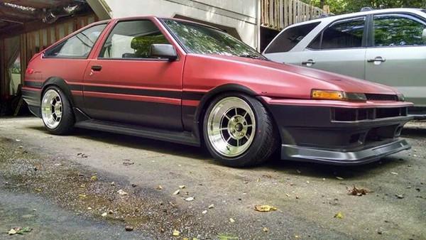 CHECK OUT THIS BORDEAUX PEARL AE86 COROLLA BY HIGHLINE DIPS
